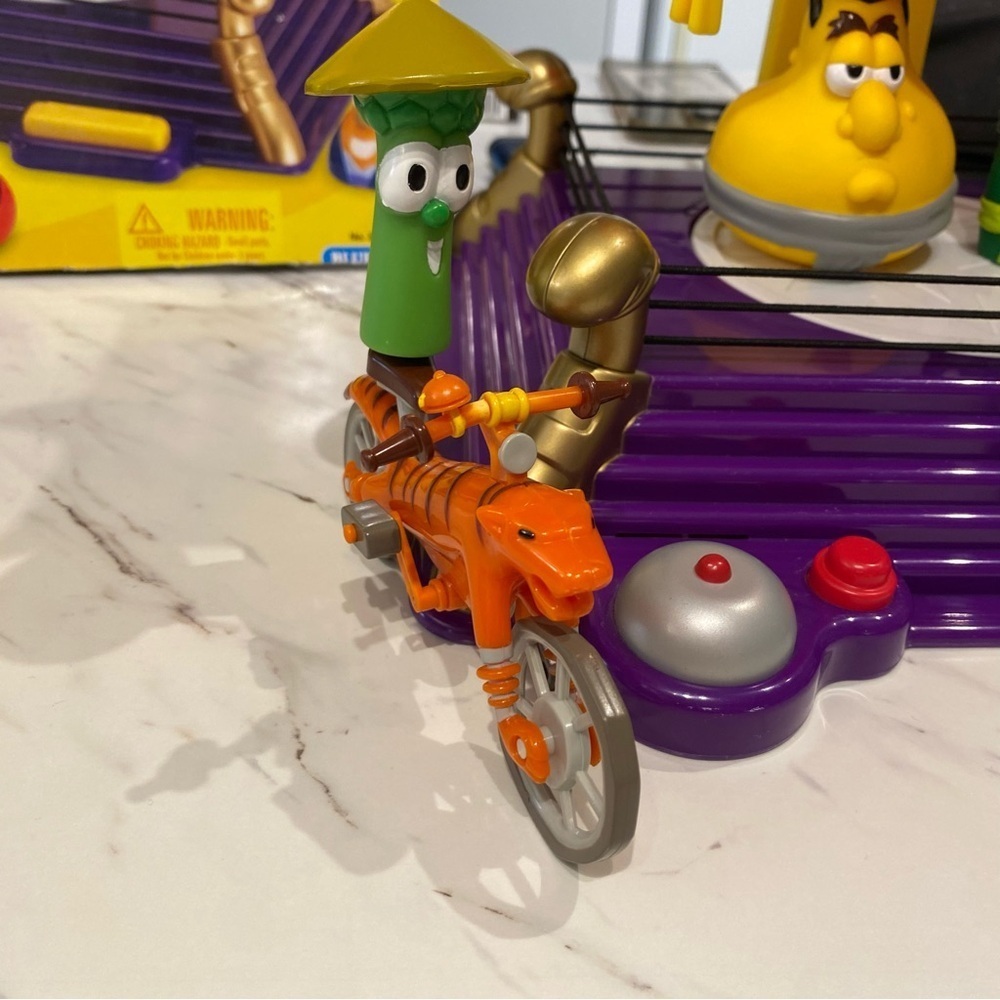 Vintage Veggie Tales Sumo Of The Opera play set worn figurines - Picture 3 of 12